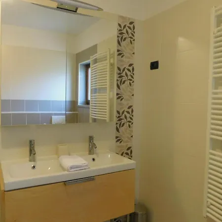 Apartma Mimoza Apartment *
